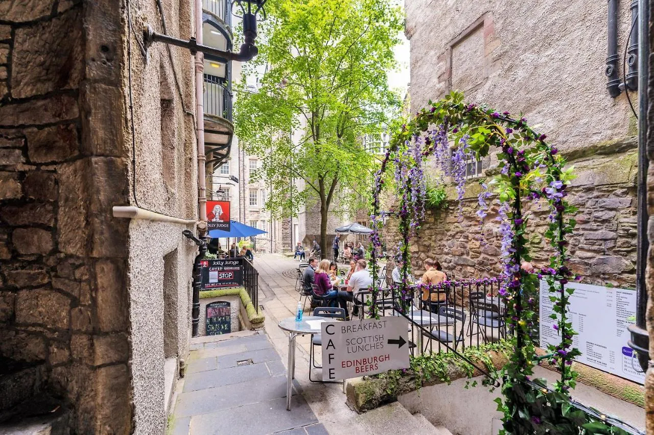 Unique 2 Bedroom Castle Suite Apartment - Near Edinburgh Castle & Royal Mile Reino Unido
