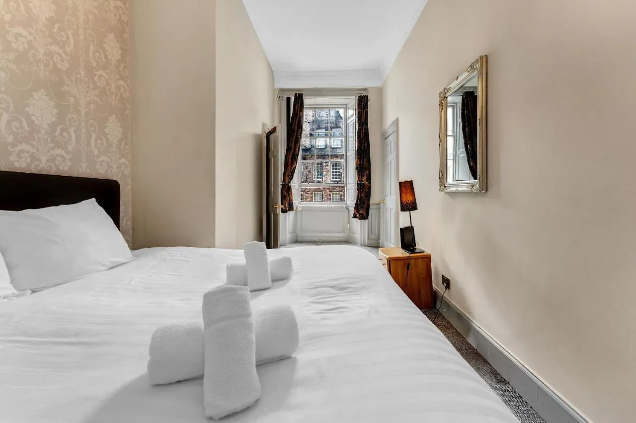 Unique 2 Bedroom Castle Suite Apartment - Near Edinburgh Castle & Royal Mile المملكة المتحدة