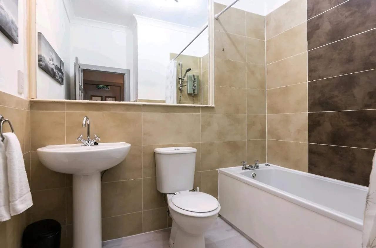 Unique 2 Bedroom Castle Suite Apartment - Near Edinburgh Castle & Royal Mile 0*,