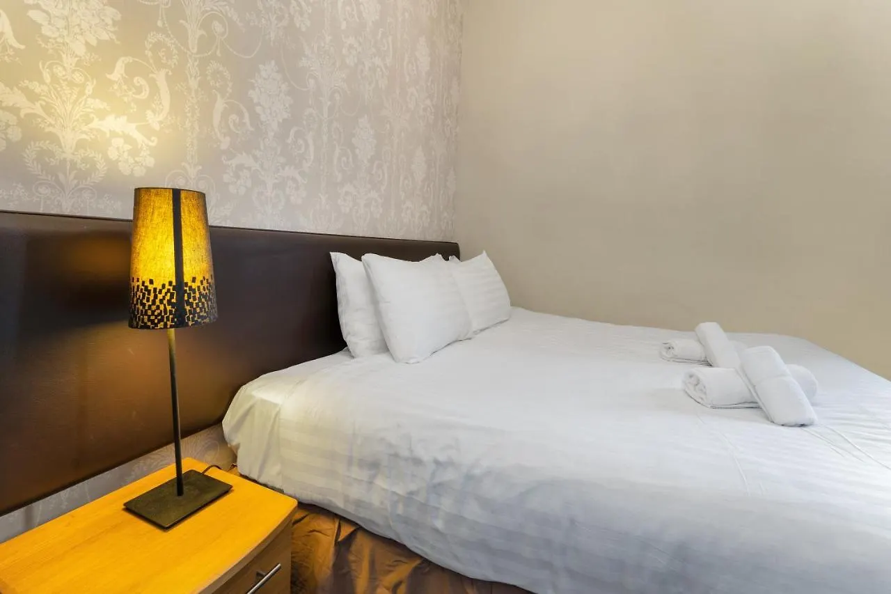 Unique 2 Bedroom Castle Suite Apartment - Near Edinburgh Castle & Royal Mile